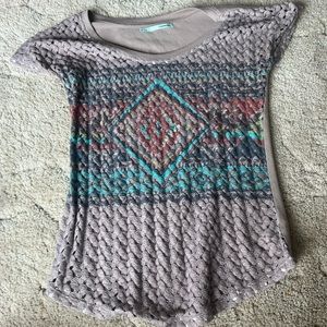 Women’s short sleeve with front design.